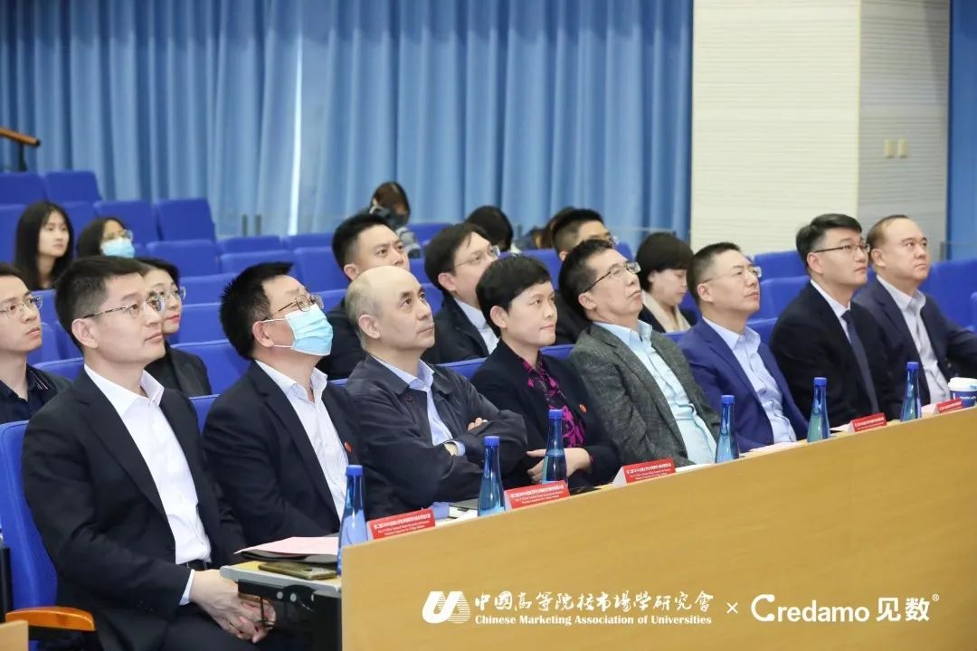 社科賽斯總裁兼黨支部書記李發(fā)進(jìn)受邀出席第二屆CMAU全國大學(xué)生市場研究與商業(yè)策劃大賽！